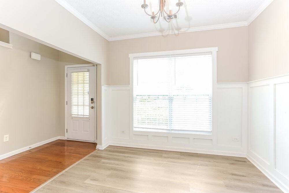 398 Glenleigh Dr - Photo 7 of 18