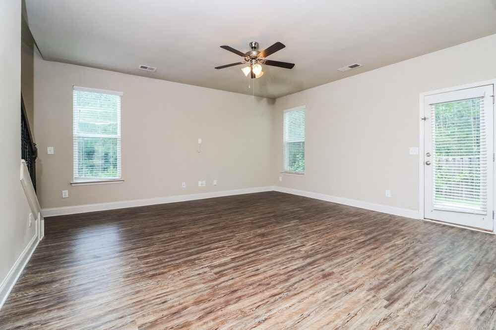 279 Faron Dr Sw - Photo 5 of 17