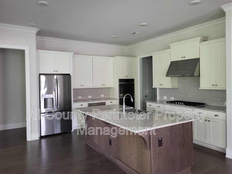819 Olmsted Ln - Photo 2 of 26