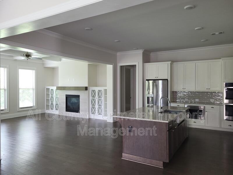 819 Olmsted Ln - Photo 3 of 26