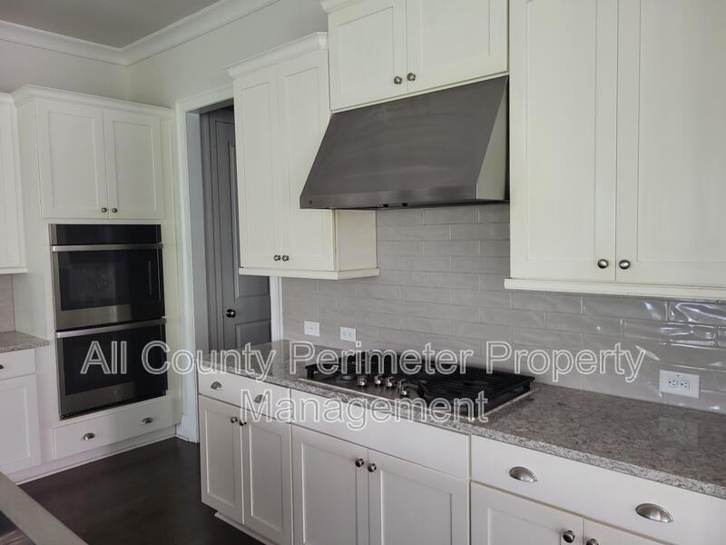 819 Olmsted Ln - Photo 7 of 26