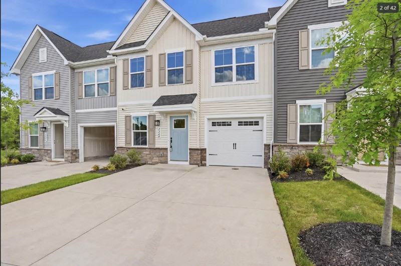2264 Palm Ct - Photo 2 of 36