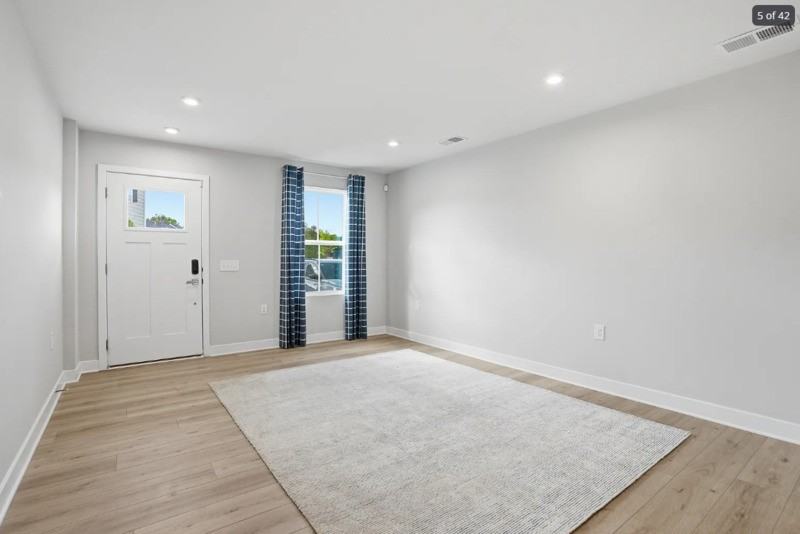 2264 Palm Ct - Photo 5 of 36