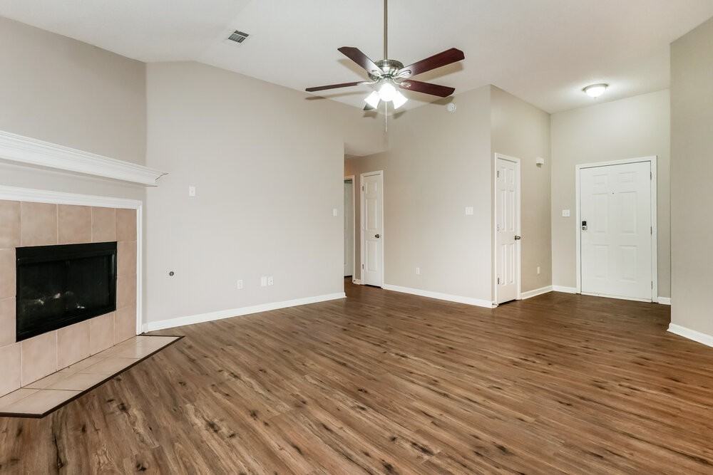 120 Pinewood Dr - Photo 5 of 16