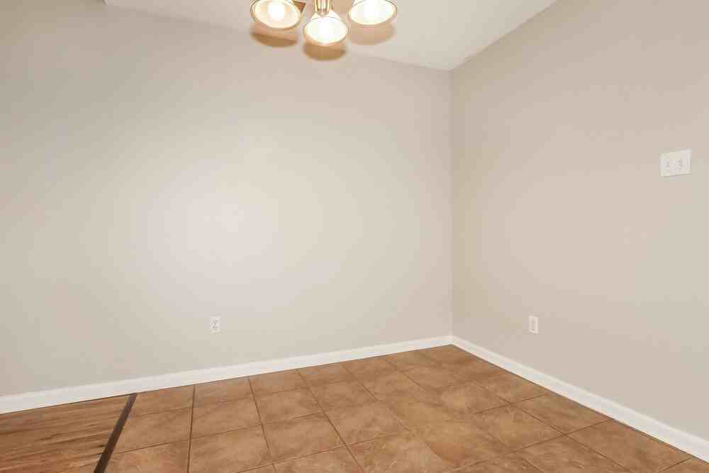 120 Pinewood Dr - Photo 6 of 16