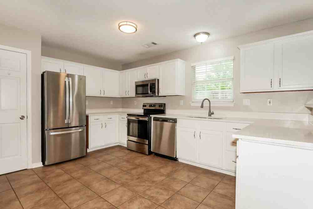 120 Pinewood Dr - Photo 7 of 16