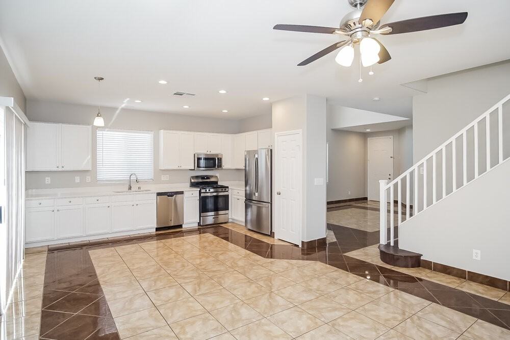 6319 Barrington Bridge Ave - Photo 7 of 17