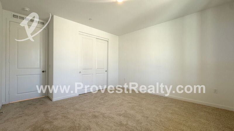 8792 Newcastle Ave - Photo 4 of 25