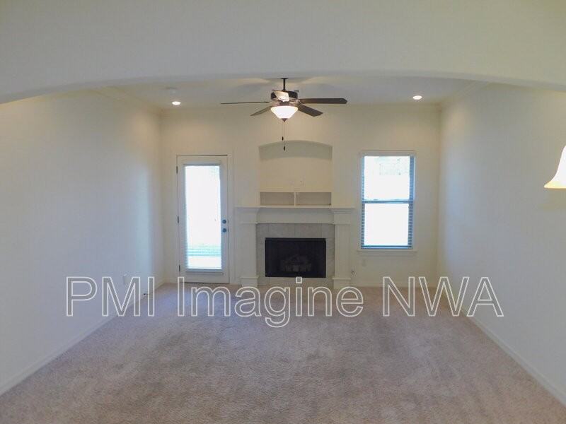 2632 N Arroyo Ave - Photo 5 of 14