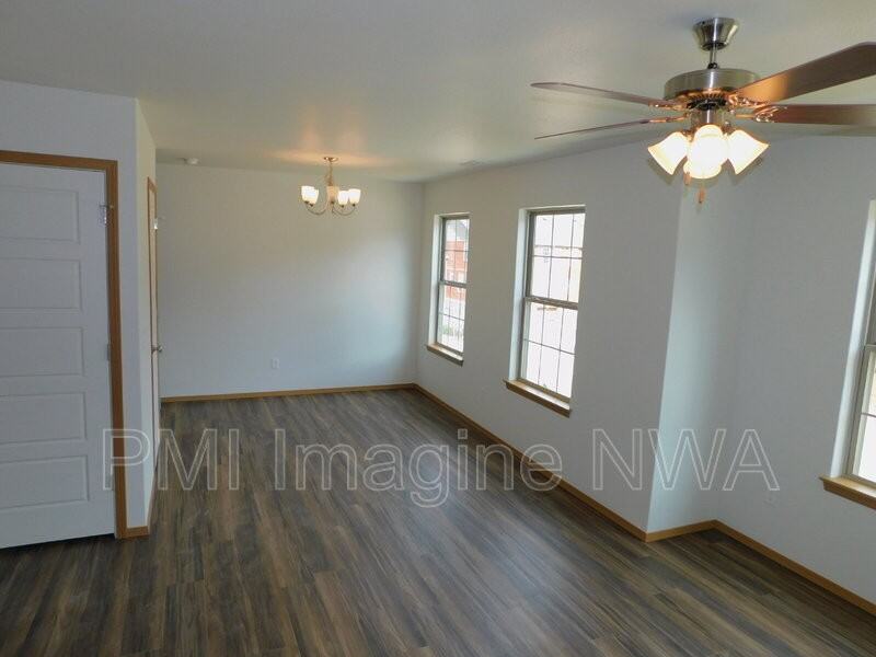 265 S Rolling Woods Way - Photo 2 of 14