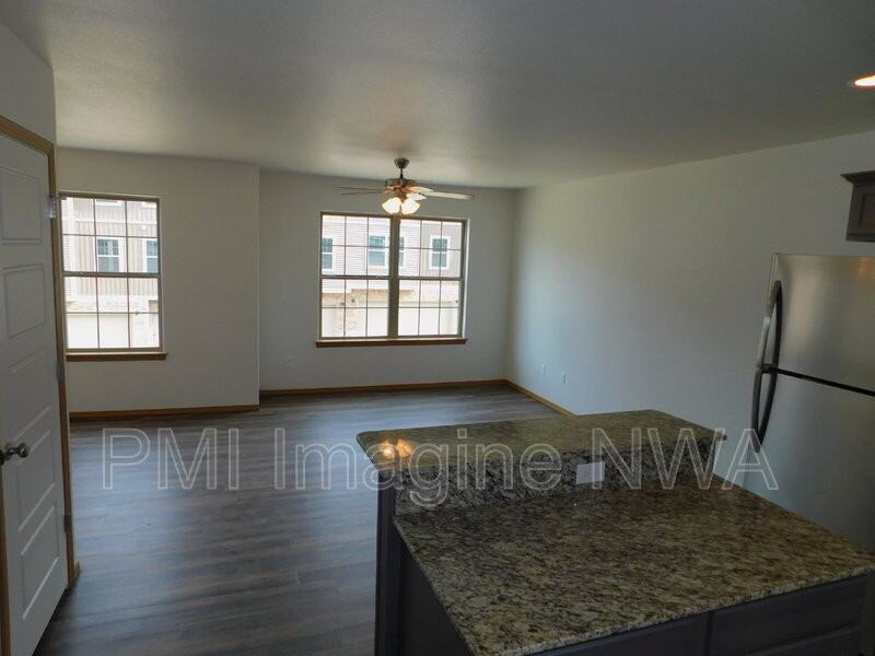265 S Rolling Woods Way - Photo 3 of 14