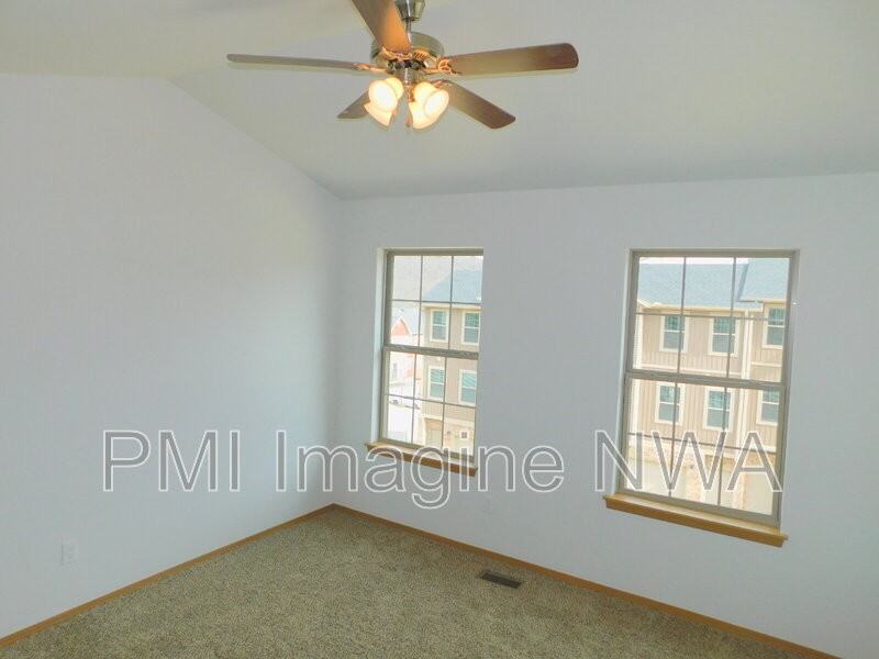 265 S Rolling Woods Way - Photo 6 of 14