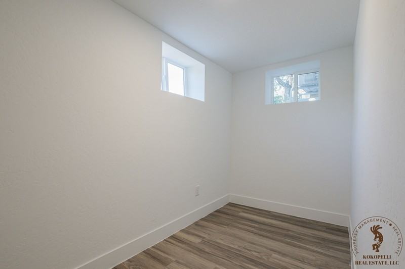 910 Rood Ave - Photo 2 of 10