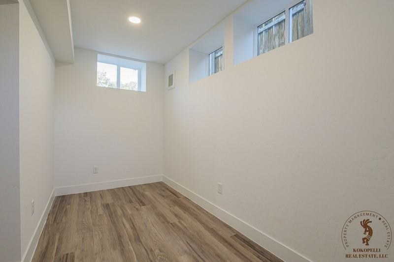910 Rood Ave - Photo 7 of 10