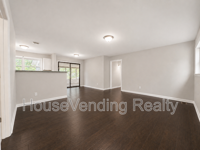 619 Tarpley St - Photo 2 of 22