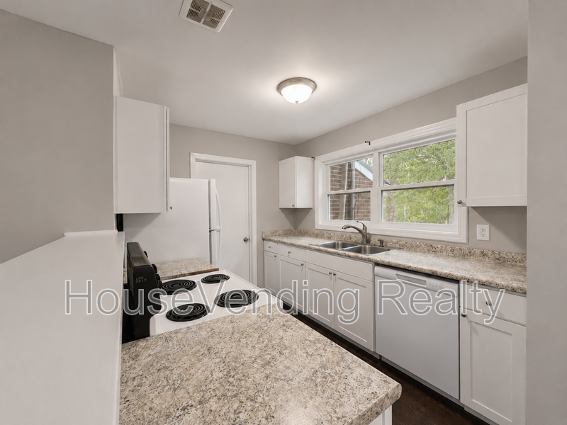 619 Tarpley St - Photo 5 of 22