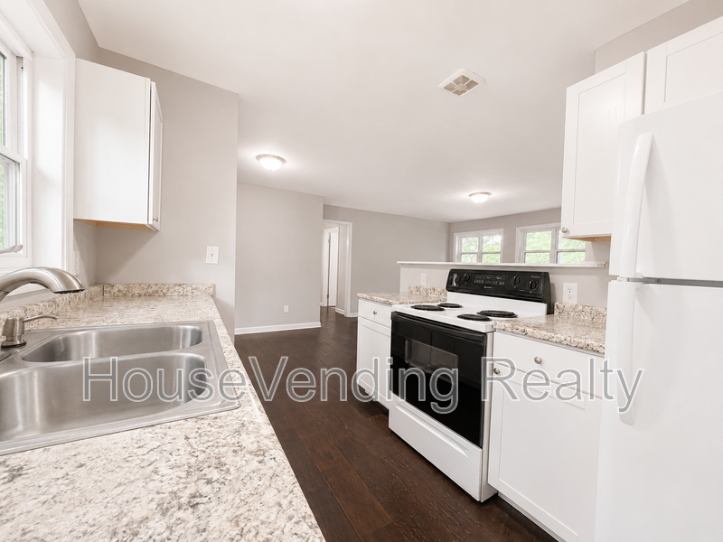 619 Tarpley St - Photo 6 of 22