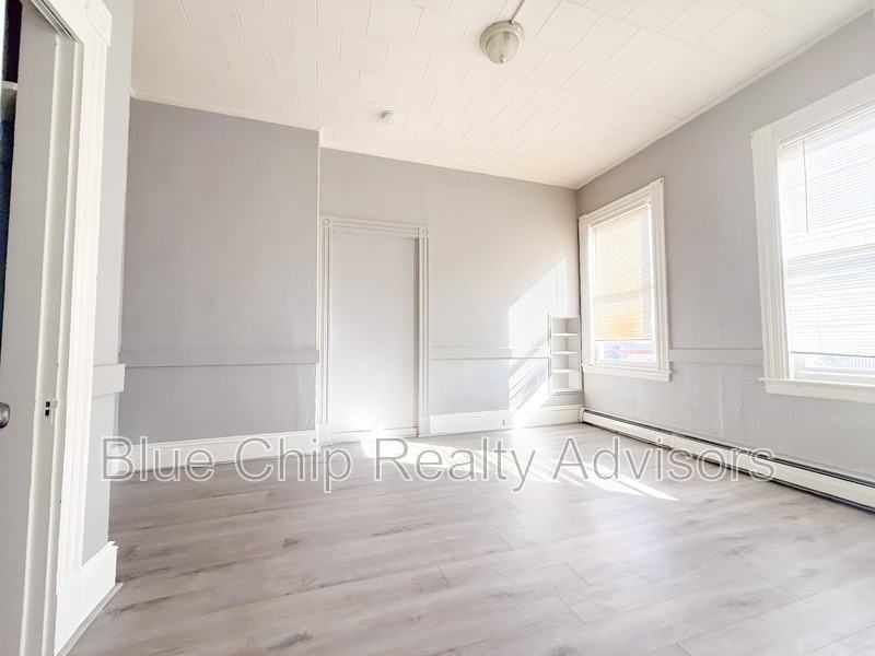 42 E Broadway #1 - Photo 4 of 6