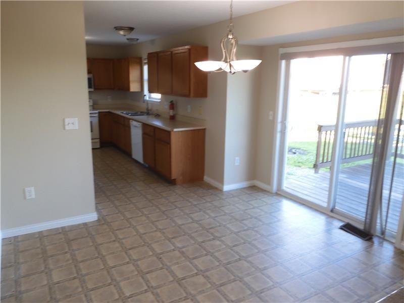 1201 Catletts Ct - Photo 5 of 31