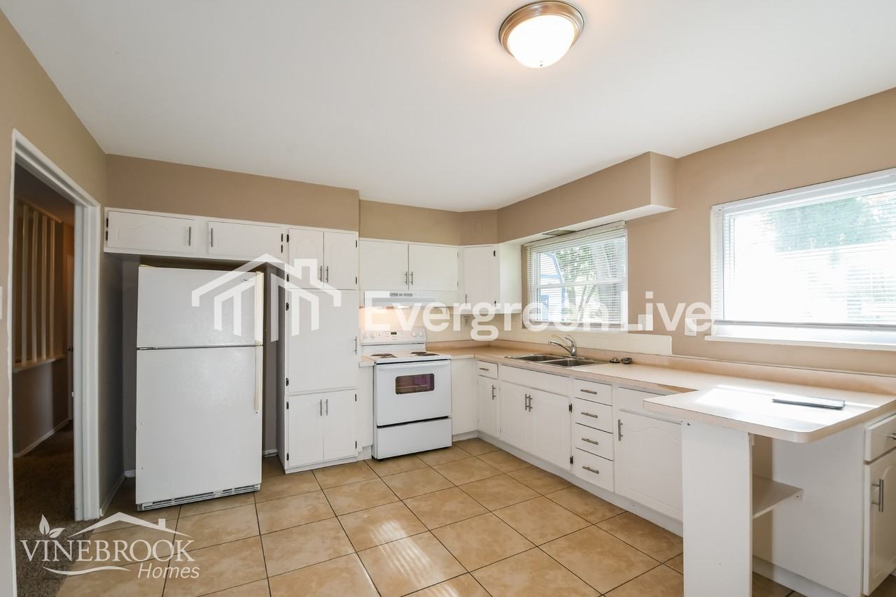 4 Blanchette Dr - Photo 6 of 16