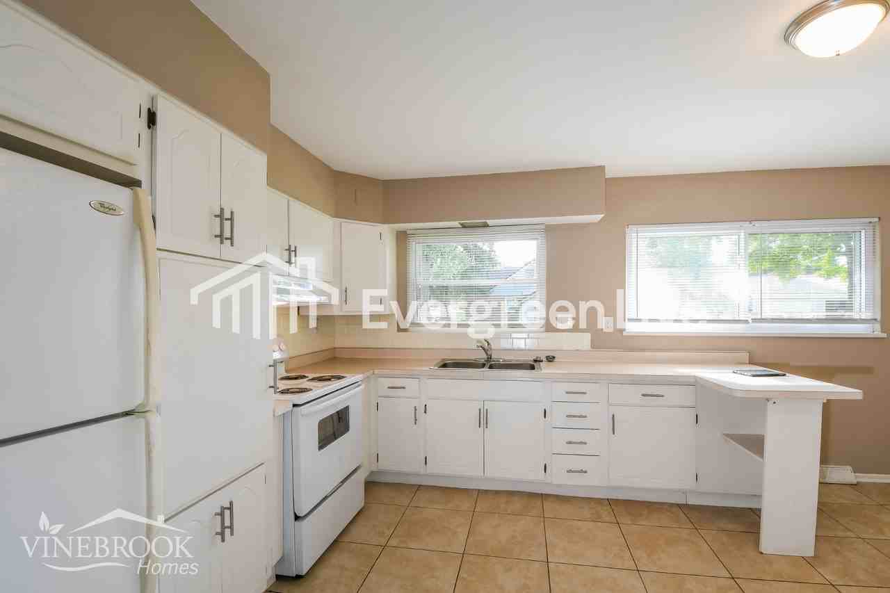 4 Blanchette Dr - Photo 7 of 16