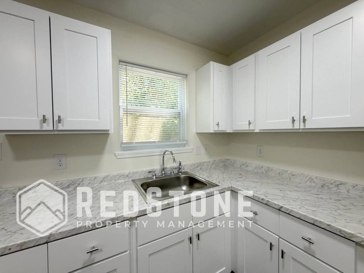 1507 Tucker St #C - Photo 5 of 10