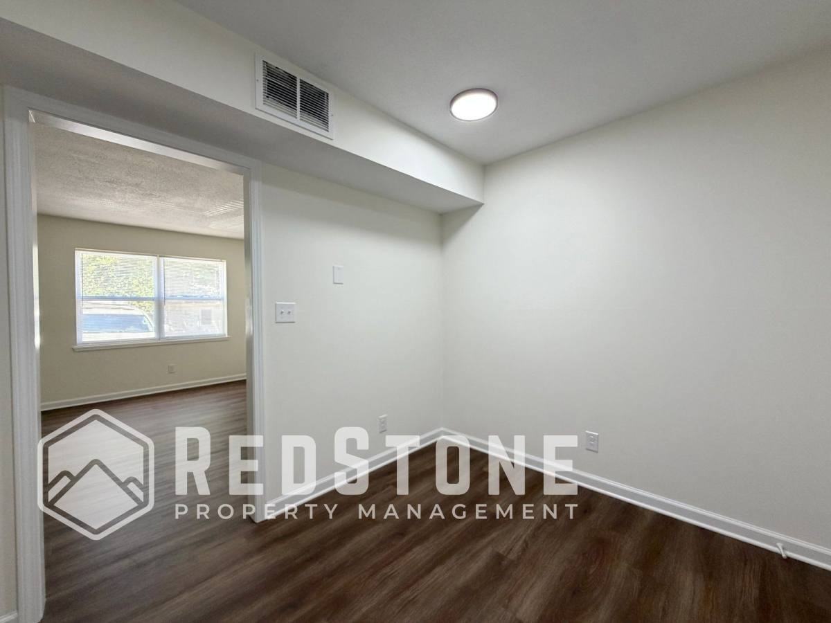 1507 Tucker St #C - Photo 6 of 10
