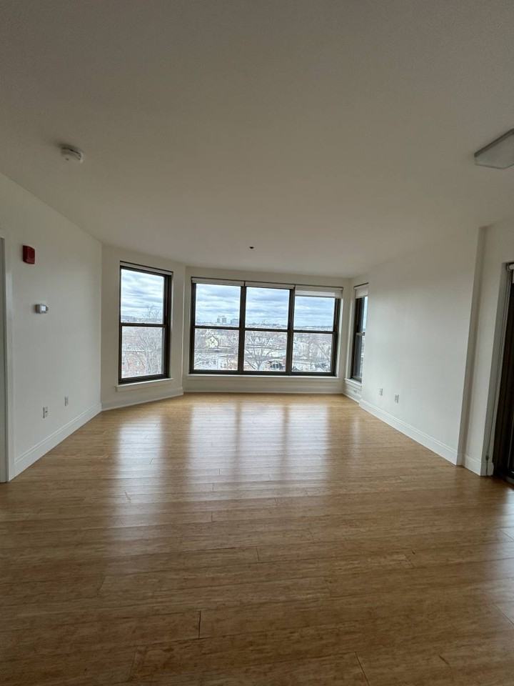 40 Malvern St #401 - Photo 2 of 12