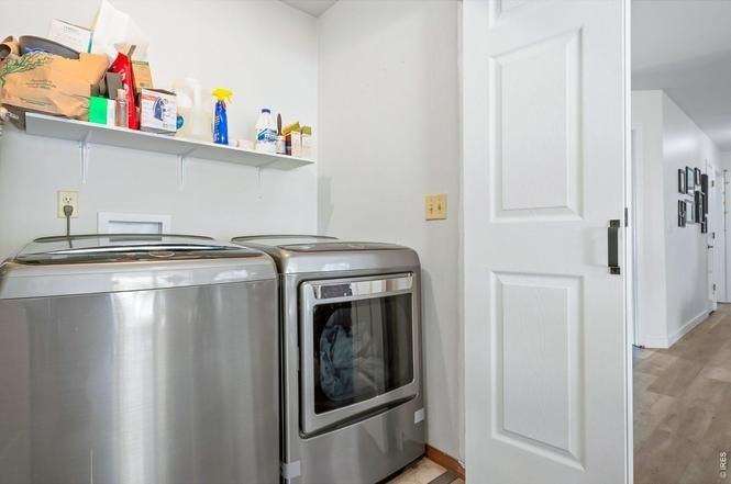 2756 Bradford Sq - Photo 3 of 21