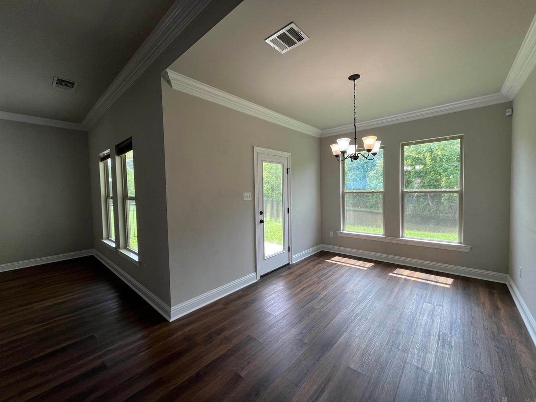 1303 Hickory Creek Dr - Photo 5 of 36