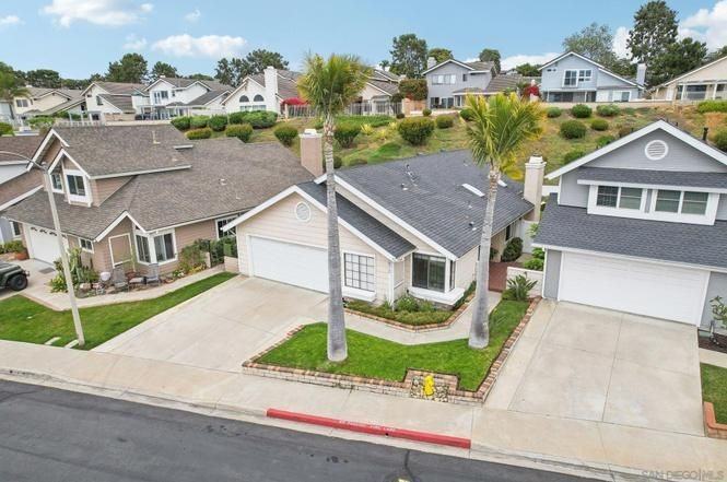 6872 Shearwaters Dr - Photo 2 of 23