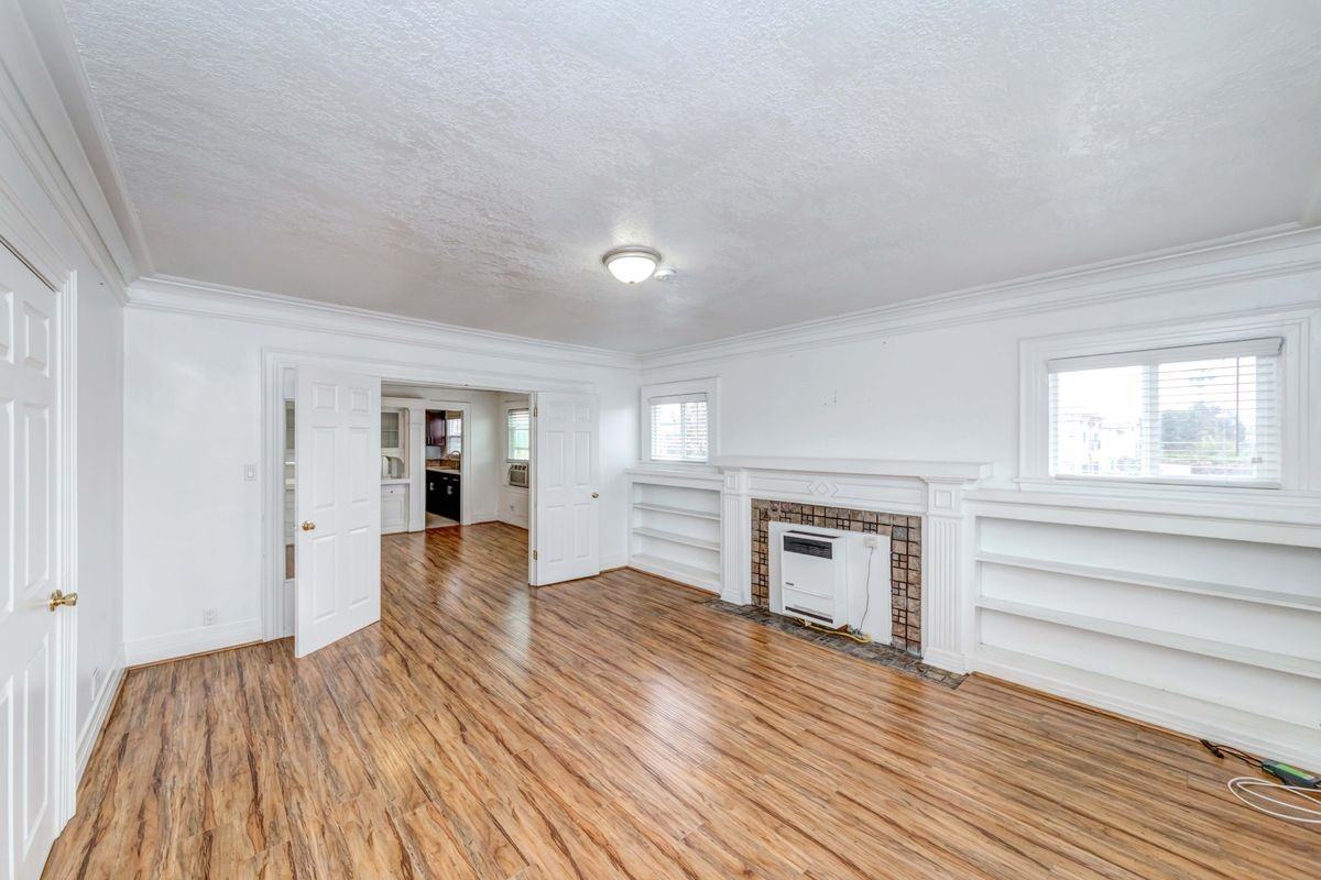 1308 S Van Ness Ave - Photo 3 of 15