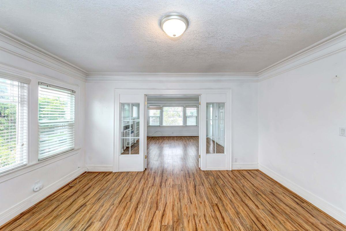 1308 S Van Ness Ave - Photo 4 of 15