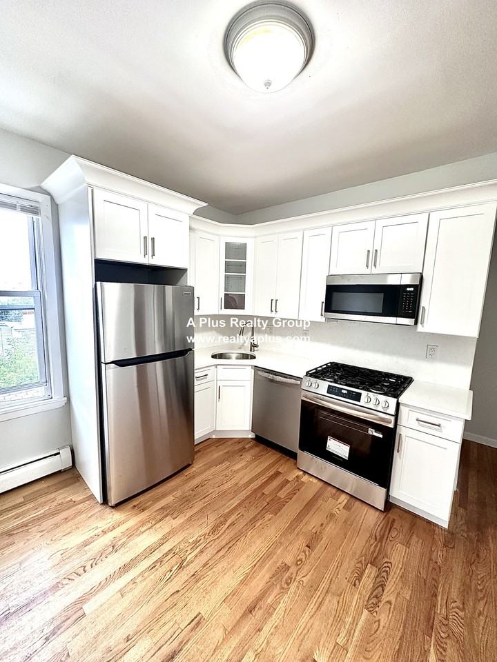 Buckley Ave #2 - Photo 2 of 15