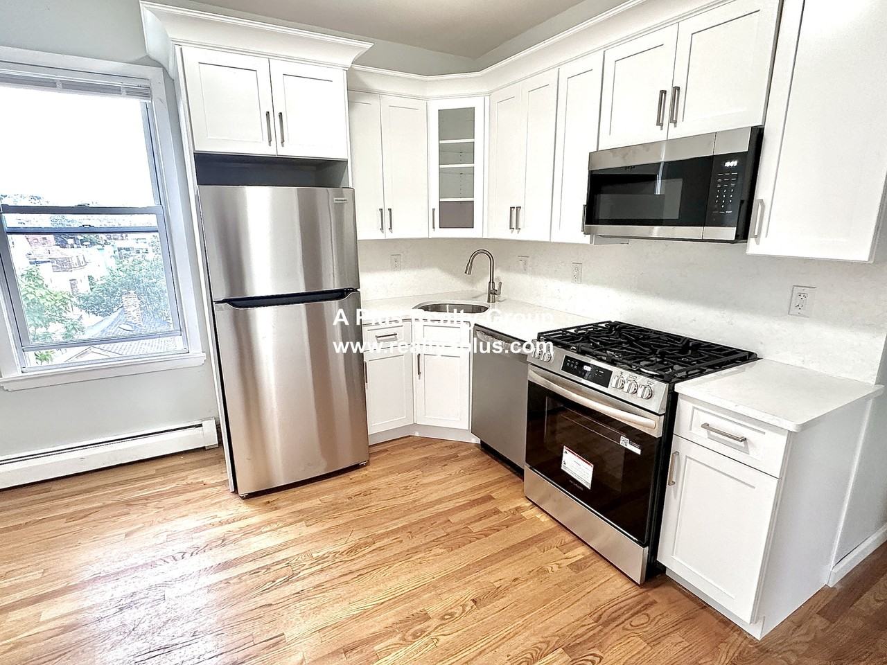 Buckley Ave #2 - Photo 5 of 15