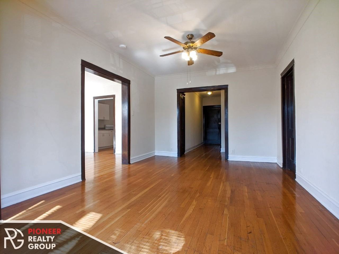 3931 N Keeler Ave #1 - Photo 4 of 21