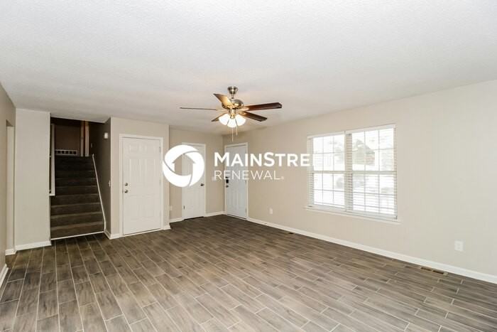 377 Johnstons Dr - Photo 3 of 17