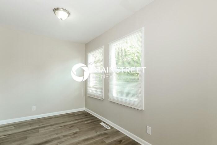 3319 Palmer Ln - Photo 6 of 16