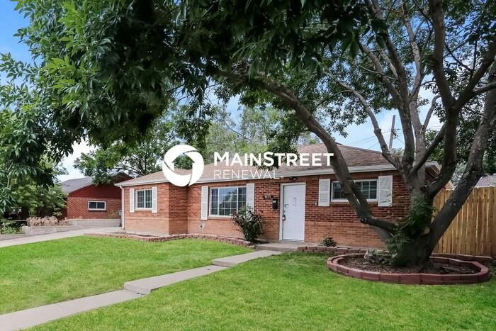 9171 Vine St - Photo 2 of 16