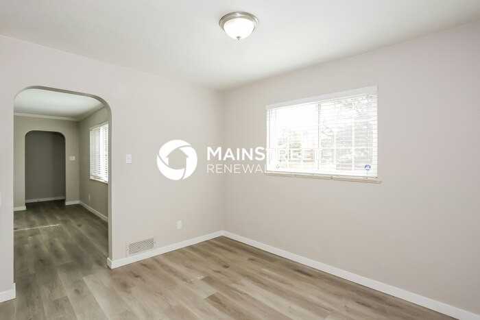 9171 Vine St - Photo 4 of 16