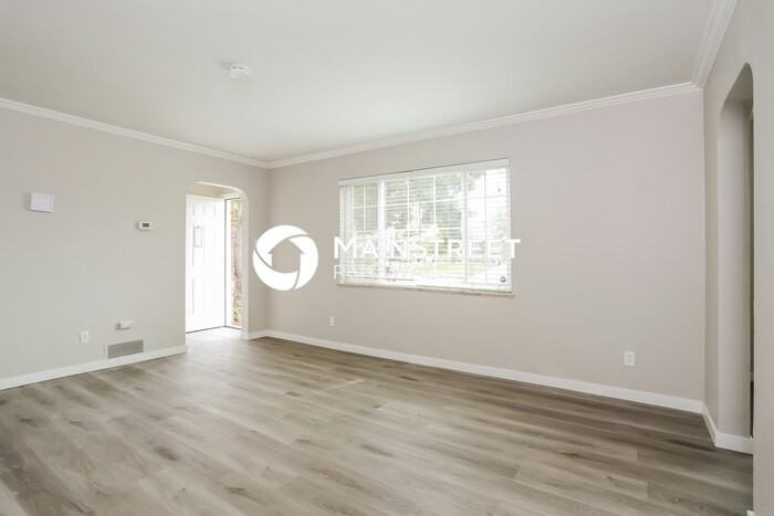 9171 Vine St - Photo 5 of 16