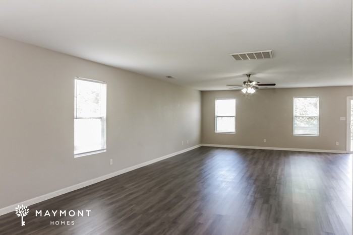 28015 Chasebrook Dr - Photo 5 of 16