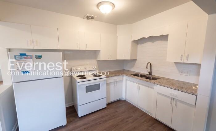 153 Carol Dr - Photo 4 of 28