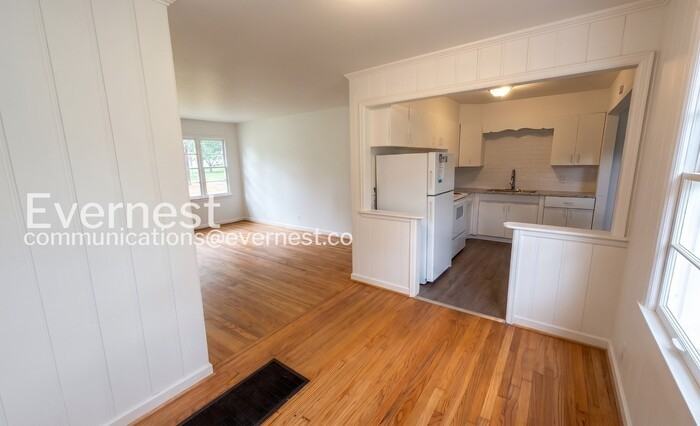 153 Carol Dr - Photo 5 of 28