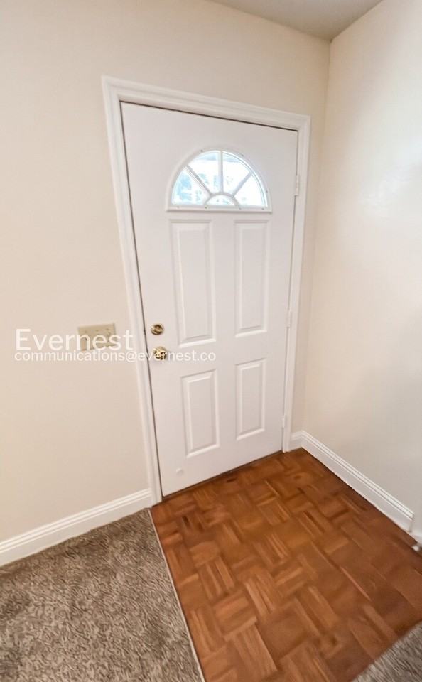 1315 E 31st St #A - Photo 4 of 19