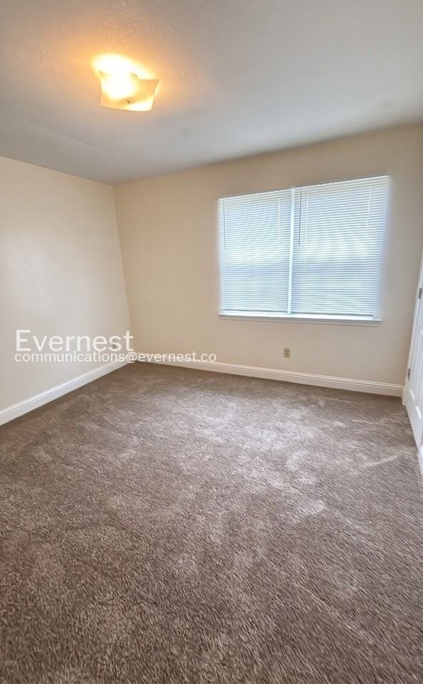 1315 E 31st St #A - Photo 7 of 19