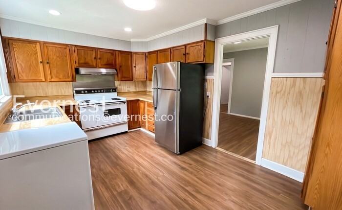 2936 Boynton Dr - Photo 2 of 20