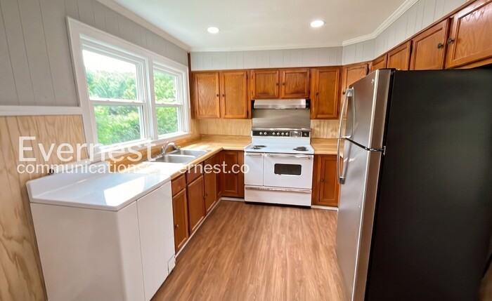 2936 Boynton Dr - Photo 3 of 20