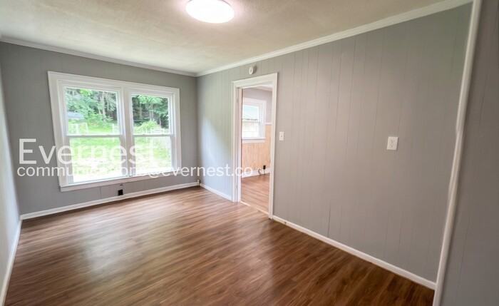 2936 Boynton Dr - Photo 6 of 20
