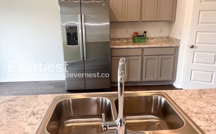 6680 Hollywood Ave - Photo 4 of 31